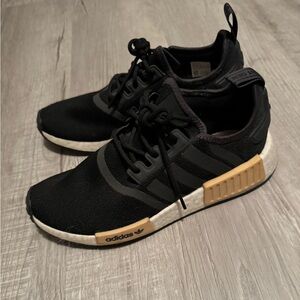 Women’s adidas nmd size 8 great condition